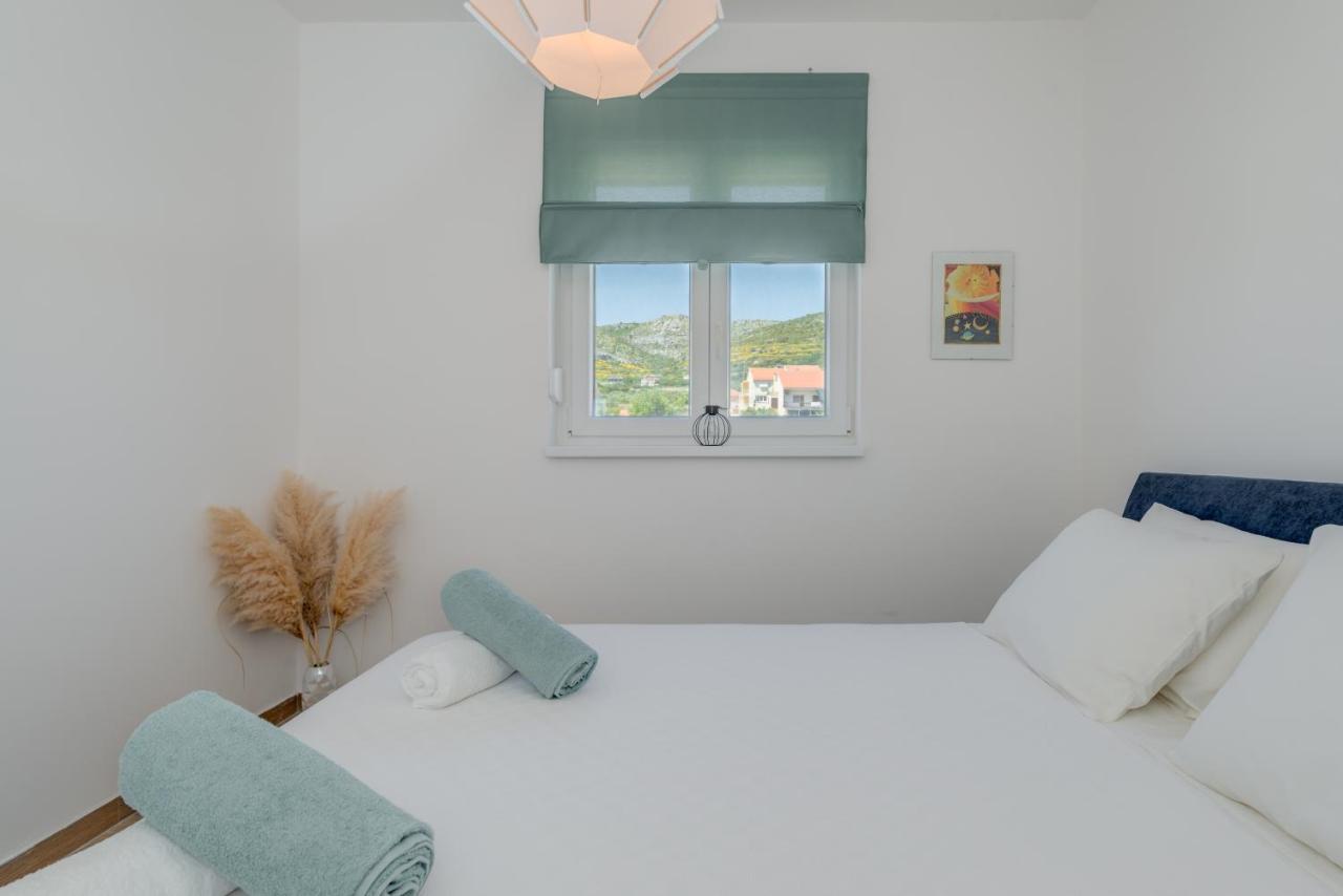 New And Chic Place Near Old Town Of Trogir Exterior foto